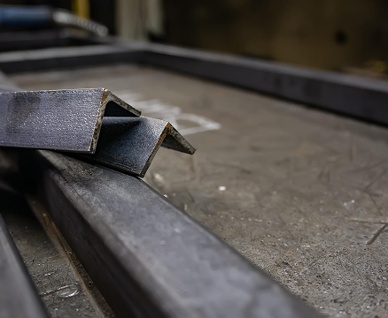 Conheça o produto Cantoneiras da HW Albafer