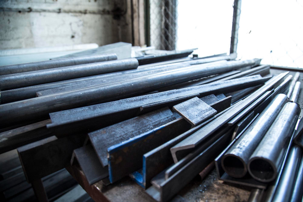 HW Albafer Ferro e Aço - Empresa de tubo industrial retangular